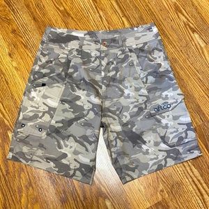Men’s AFTCO Size 32 Fishing Shorts Camo